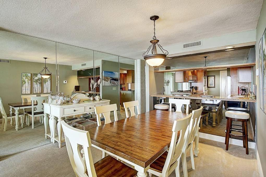 Sunrises And Ocean Views In This 2 Bedroom 2 Bath พอร์ท อารานซัส ภายนอก รูปภาพ