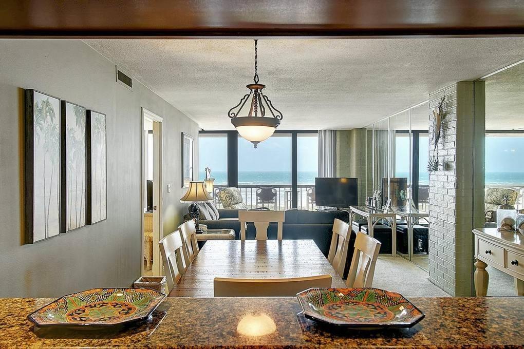 Sunrises And Ocean Views In This 2 Bedroom 2 Bath พอร์ท อารานซัส ภายนอก รูปภาพ