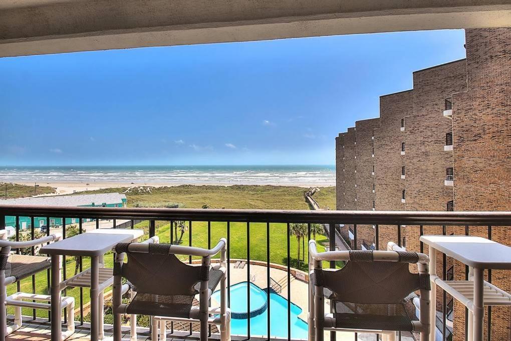 Sunrises And Ocean Views In This 2 Bedroom 2 Bath พอร์ท อารานซัส ภายนอก รูปภาพ